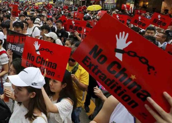 Hong Kong’da Protestolar Devam Ediyor