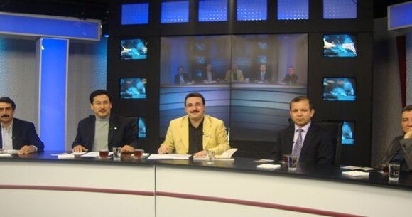 2 DOĞU 2 BATI PROGRAMINDA DOĞU TÜRKİSTAN