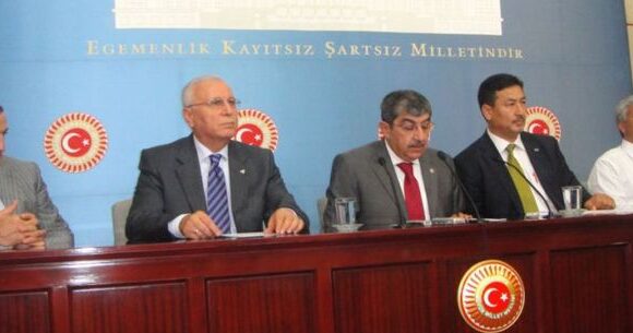 MHP Milletvekilleri Urumçi Katliamının Yıldönümünde Mecliste Basın Toplantısı Düzenledi.