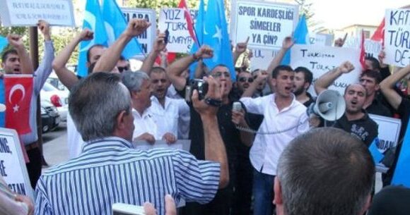 Basketbol Maçı Öncesi Protesto!