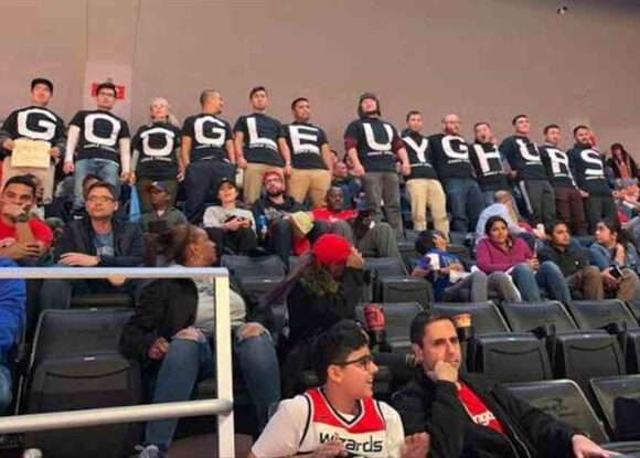 NBA maçında Çin protestosu