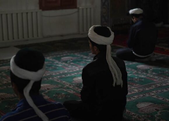 DUK BAŞKANI RABİYA KADİR HANIM VE SEYİT TÜMTÜRK JAPONYANIN NAGOYA ŞEHRİNDE KONFERANS VERDİ.