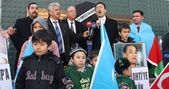 GULCA KATLİAMI PROTESTO EDİLDİ