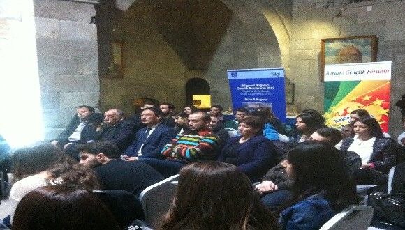 AB PROJESİ KAPSAMINDA KİMLİK KONULU PANEL ERZURUM’DA GERÇEKLEŞTİ.