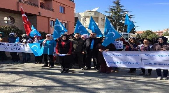 ÇİN’E BAŞÖRTÜSÜ TOKADI