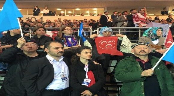 MHP KURULTAYINDA GÖKBAYRAK