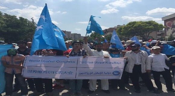 TAYLAND’I PROTESTO ETTİK