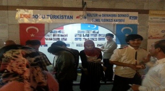 KAYSERİ RAMAZAN SOKAĞINDA GÖKBAYRAK ESİNTİSİ