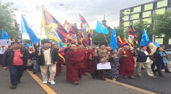 B.M.DE ÇİN’İ PROTESTO ETTİK
