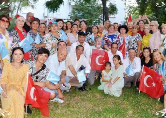 Uygur kadınlar kültürlerini tanıttı