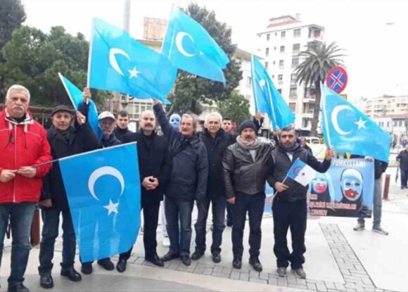 Doğu Türkistan için İzmir’de eylem düzenlendi