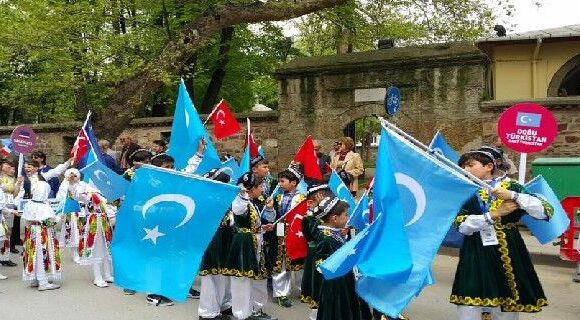 Doğu Türkistan Çiçekleri Kocaeli’de Baharı şenlendirdi.