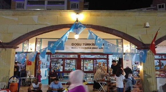 GÖKBAYRAK ANKARA’DA YÜZBİNLERLE KUCAKLAŞTI