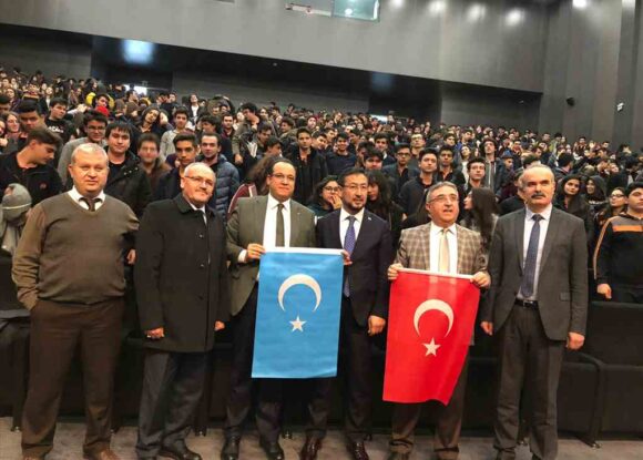 Bir Usta Bin Çırak Söyleşinde Doğu Türkistan’ı anlattık.