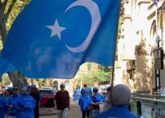 DOĞU TÜRKİSTANLI TALEBELERDEN HARÇ ALMAK TÜRKİYE’YE YAKIŞMAZ