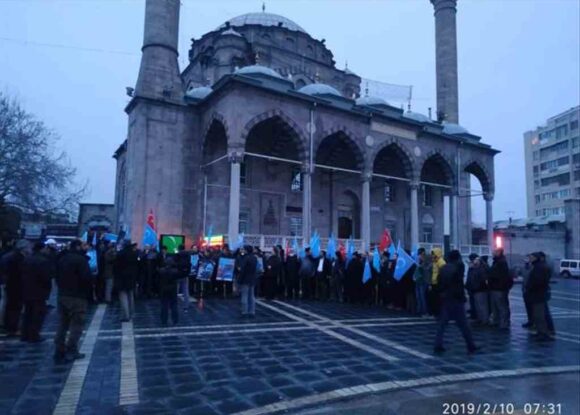 ZULME KARŞI SABAH NAMAZINDA BULUŞTUK