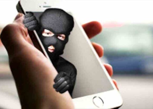 Google: Çin destekli korsan internet siteleri Uygurların iPhone telefonlarına 2 yıldır sızıyor