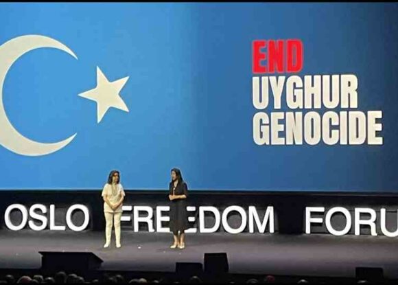 Oslo Özgürlük Formu’nda toplama kampı tanıkları Uygurların sesini duyurdu