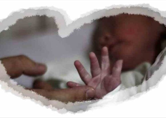Çin Uygurlara kürtaj ve bebek öldürmeye zorluyor