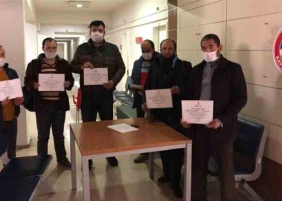 UYGUR TÜRKLERİ “KAN BAĞIŞI” İÇİN BİR ARAYA GELDİ