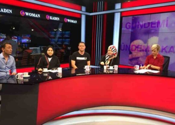 Uygur Türkleri’ne yapılan Çin zulmünü dünyaya duyurmaya çalışıyorlar