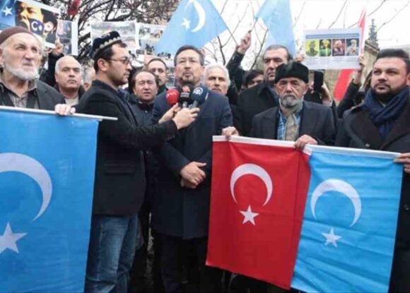 Doğu Türkistan’da, dünyadan tecrit edilmiş 35 milyon kardeşimizin hak ve hürriyetleri elinden alınmıştır