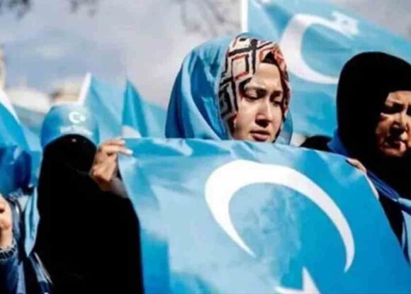 ONLARI (MAZLUM DOĞU TÜRKİSTANLILARI) İNCİTMEYİN, ONLARA BİR DE SİZ VURMAYINIZ!