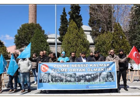 UŞAK’TA DOĞU TÜRKİSTAN İÇİN BASIN AÇIKLAMASI YAPILDI